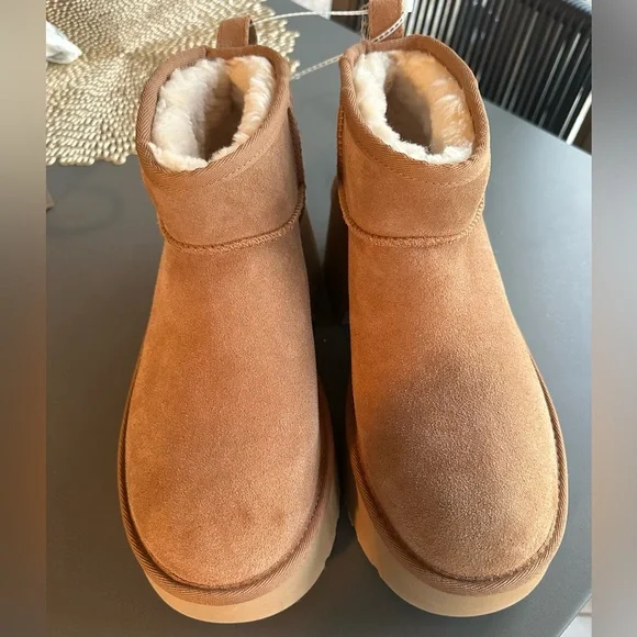 NWT Ugg Classic Ultra Mini Heights Boots - Size 9 - Picture 7 of 7
